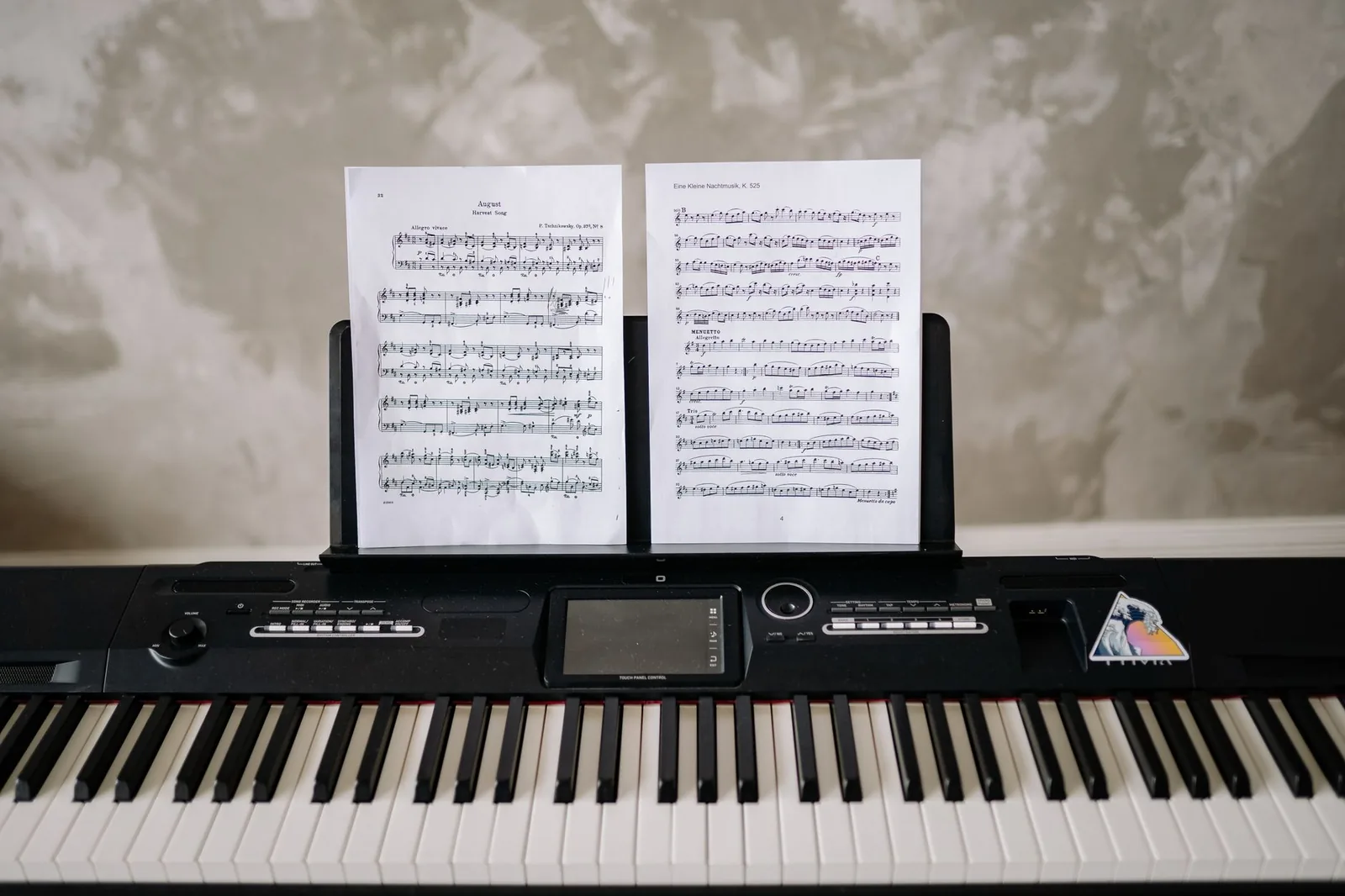 Partituras musicales para la interpretación con un vocal coach en español.